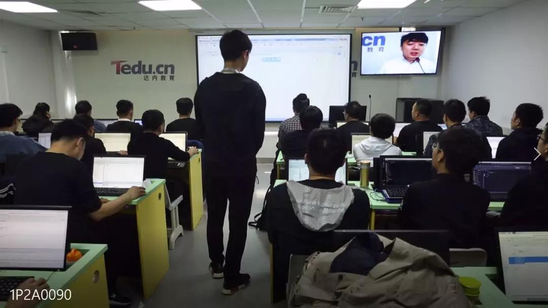 2006年推出“遠程同步、雙師教學”。